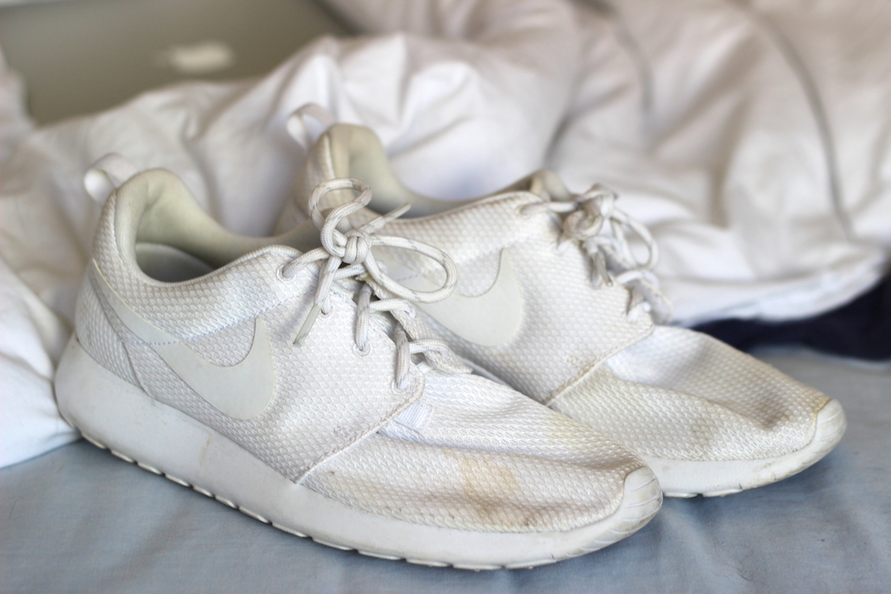 how to clean white roshes